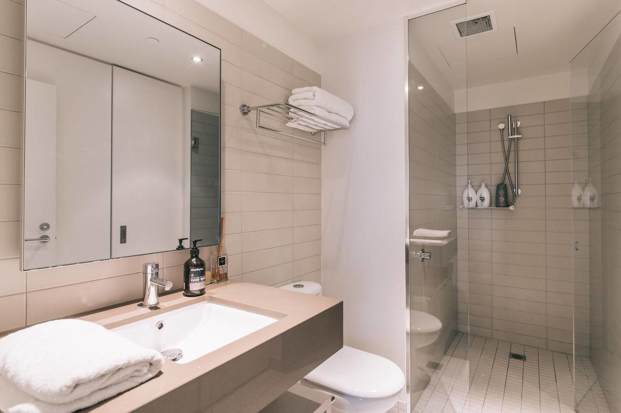 멜번 Experience Waterfront Luxury With Views 아파트 외부 사진